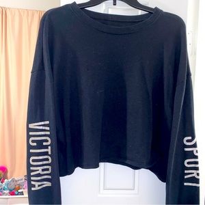 Black crop sweatshirt